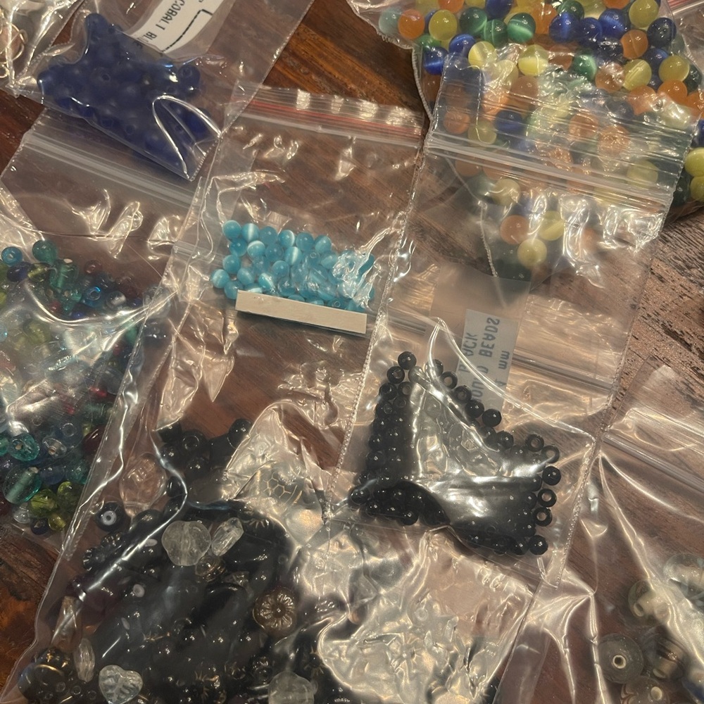 Assorted Beads Collection - Picture 5 of 6